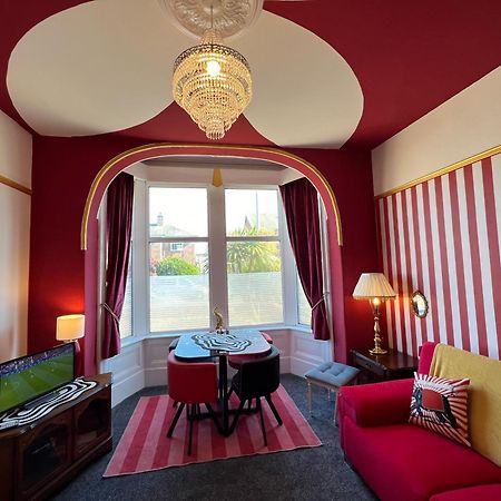 Circus Suite Blackpool Bagian luar foto